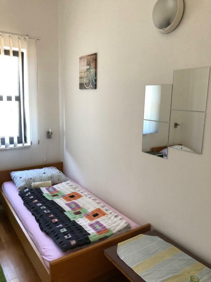 غييكا Hostel Ceska Beseda المظهر الخارجي الصورة