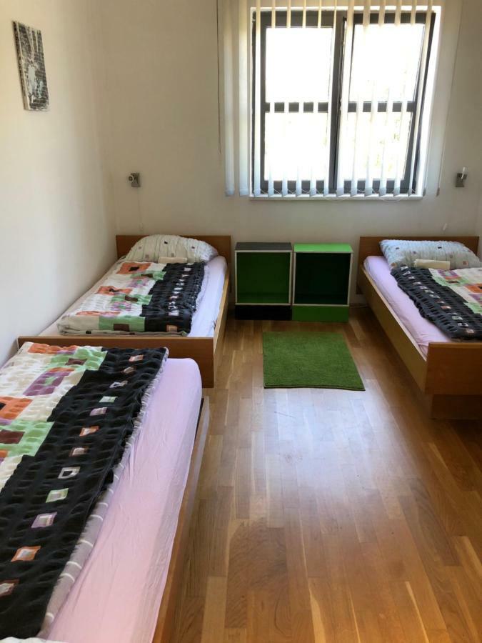 غييكا Hostel Ceska Beseda المظهر الخارجي الصورة